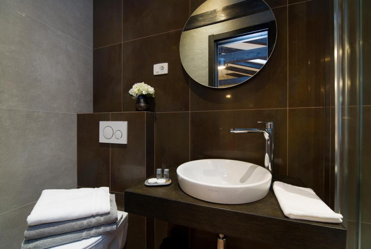 Lamenta Gasthuis 3*